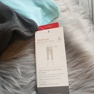 Champion Pants - Chanpion fitted capri leggins Champion Pants - Chanpion fitted capri leggins